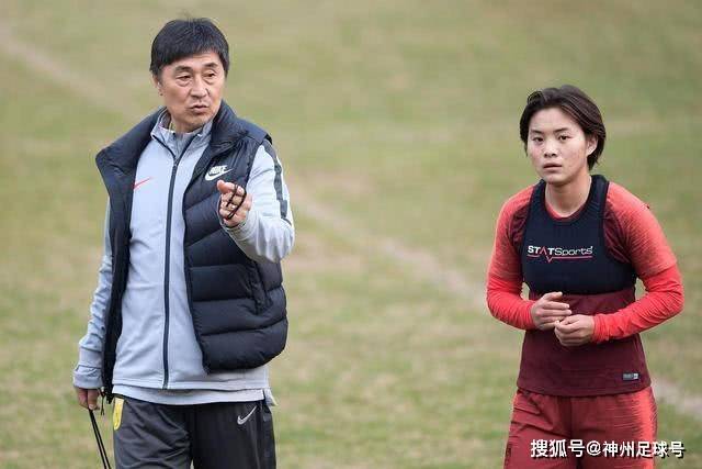 从年薪180万到欠债送外卖 一位中超球员的自白